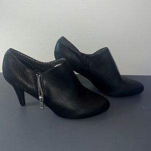 Dexflex Comfort black booties, women’s size 8.5 US